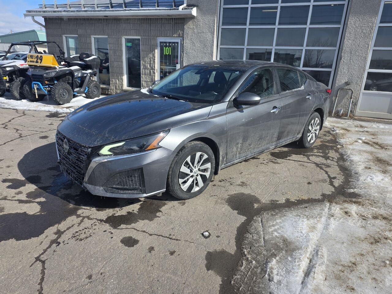 2023 Nissan Altima Black  - photo #1