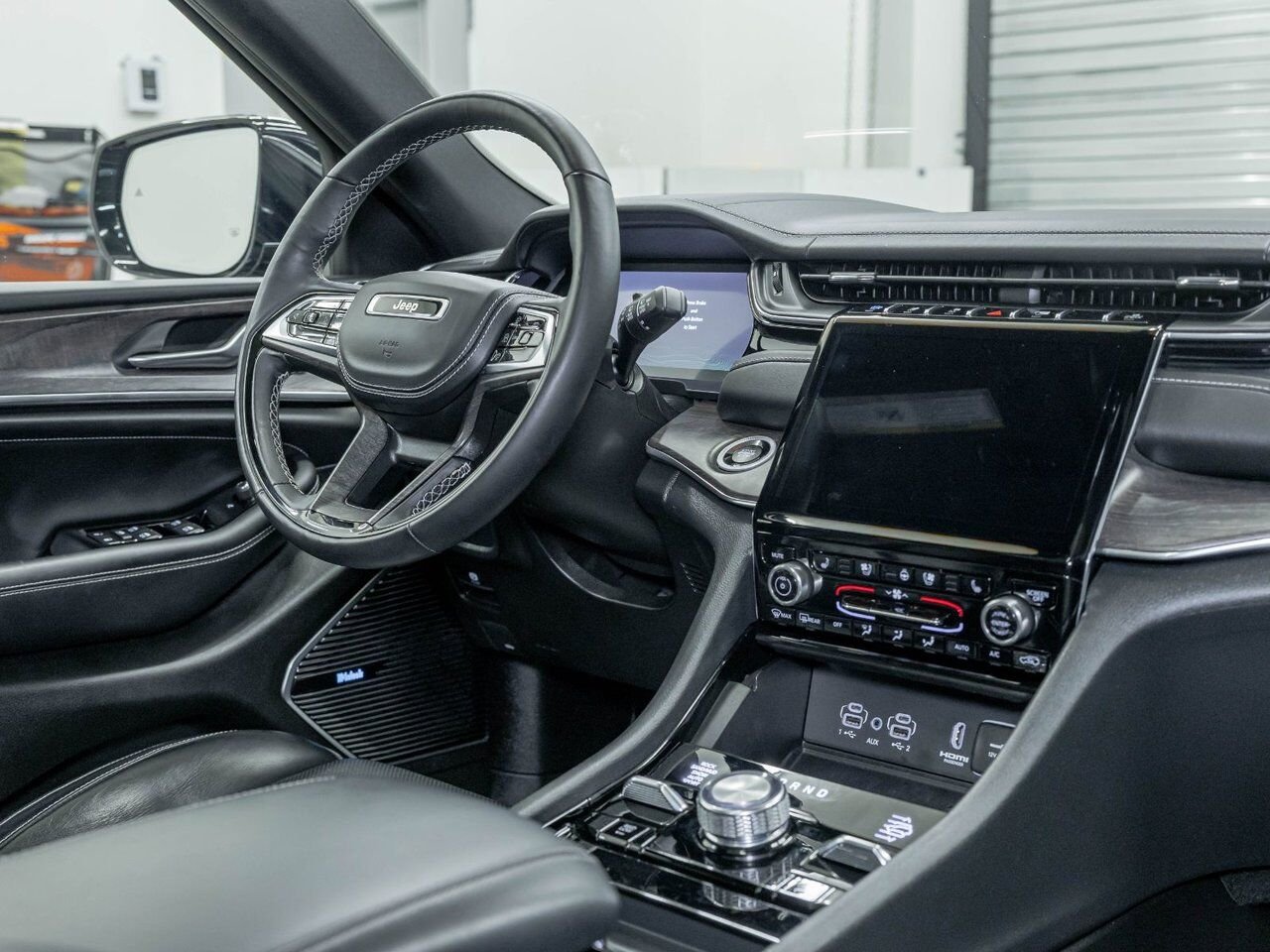 2023 Jeep Grand Cherokee 4xe OVERLAND 4X4 *TOIT* NAV CUIR SIÈGES VENT PROTECH 3 Black Saint-Jérôme - photo #33