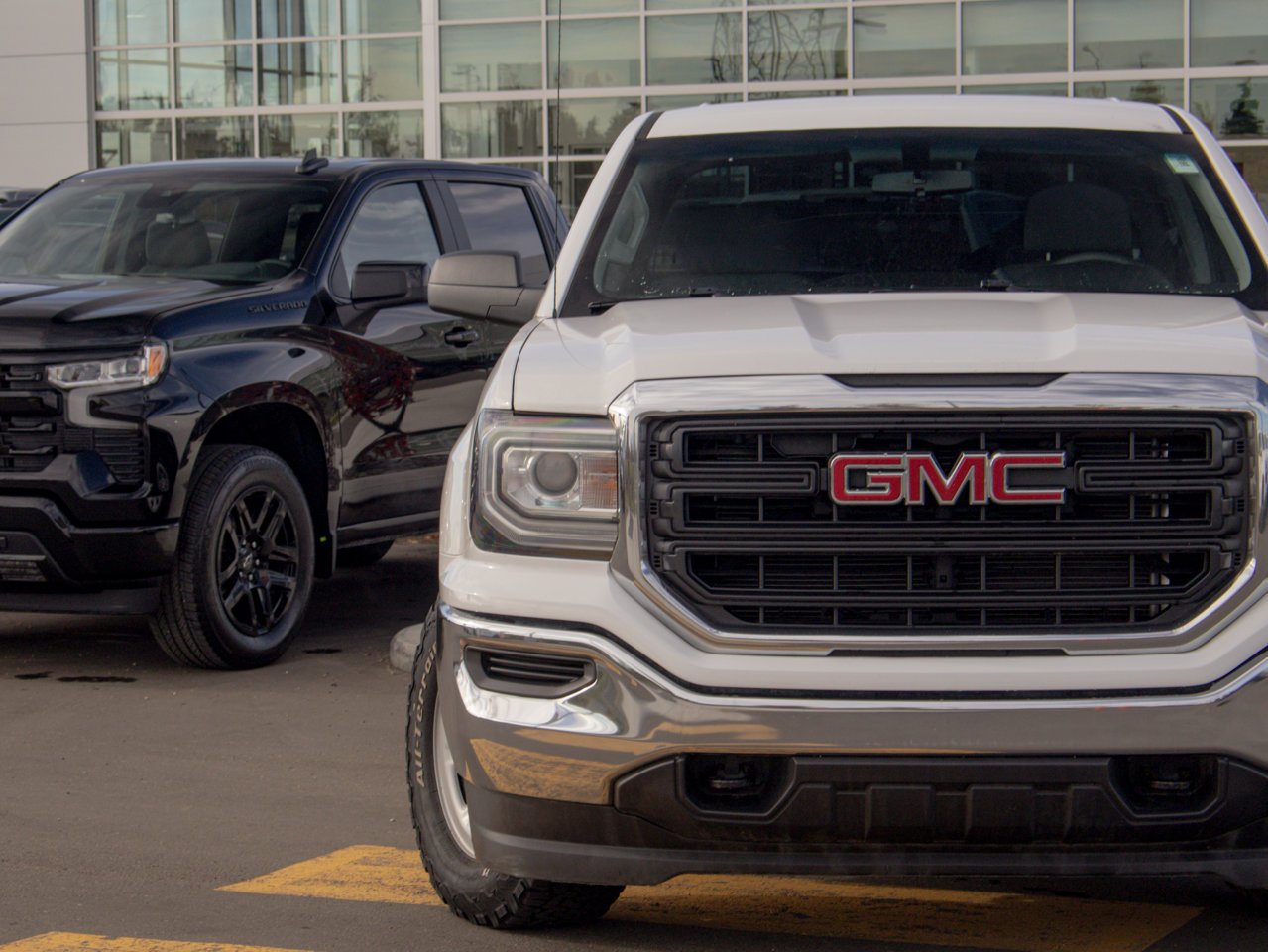 2017 GMC Sierra 1500 4WD Crew Cab 143.5 White Sherwood Park - photo #4