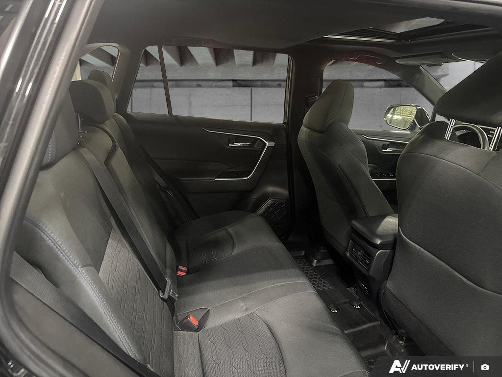 2022 Toyota RAV4 2602099A | Hybrid SE, well maintained, local trade Black Edmonton - photo #22