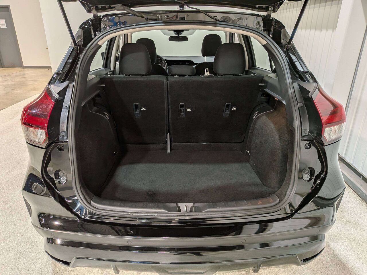 2024 Nissan Kicks S FWD Black Val-David - photo #8