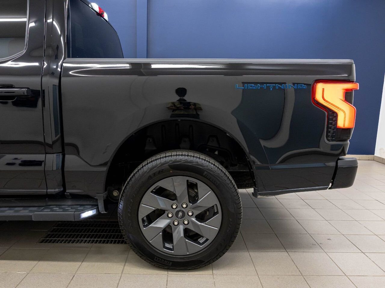 Ford F-150 Lightning XLT CREW 4X4 *NAV* GR REMORQ MAX CAM 360 CARPLAY 2023 Noir Saint-Jérôme - photo #31