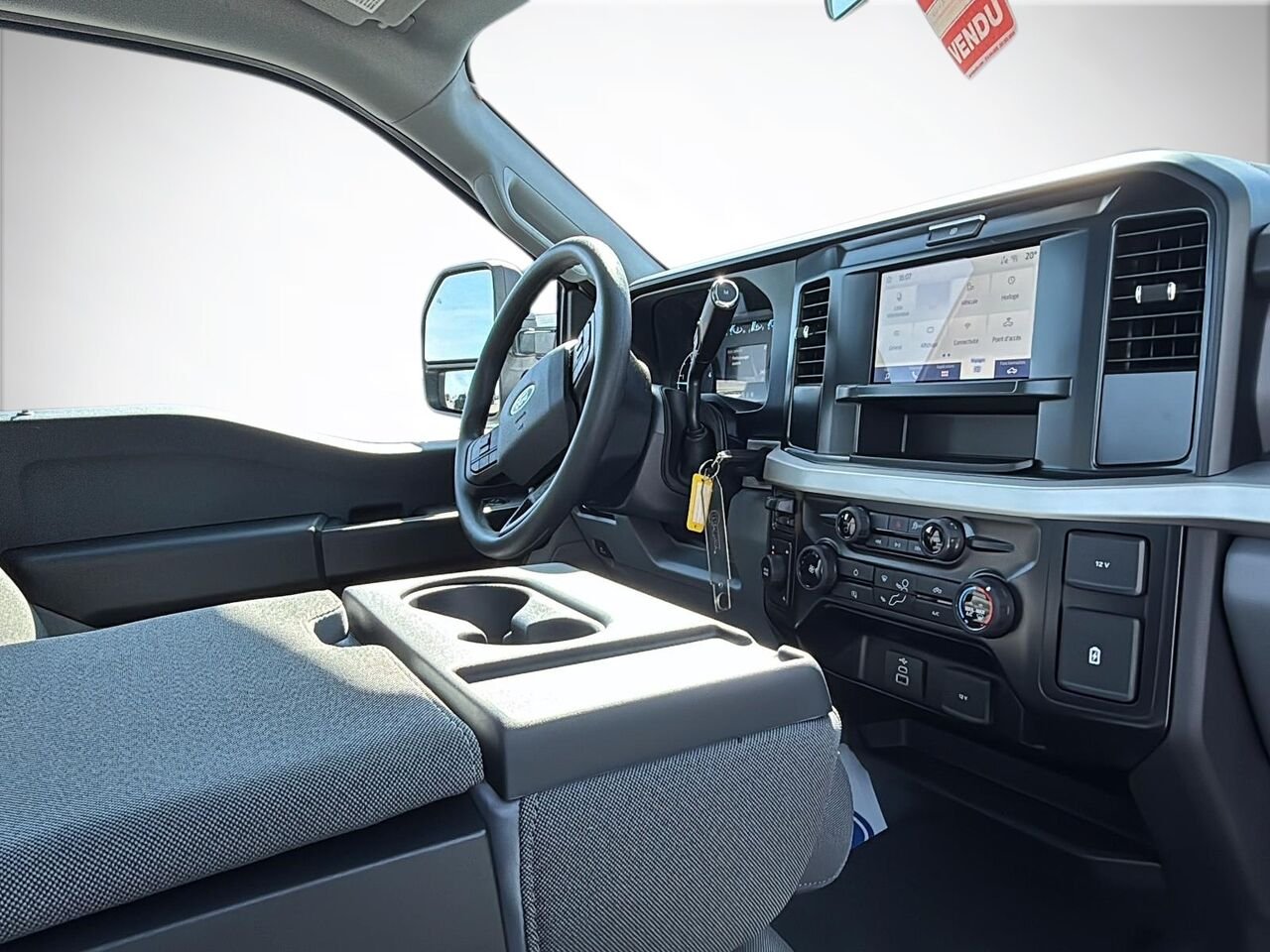 2026 Ford Super Duty F-550 DRW Oxford White Saint-Jérôme - photo #6