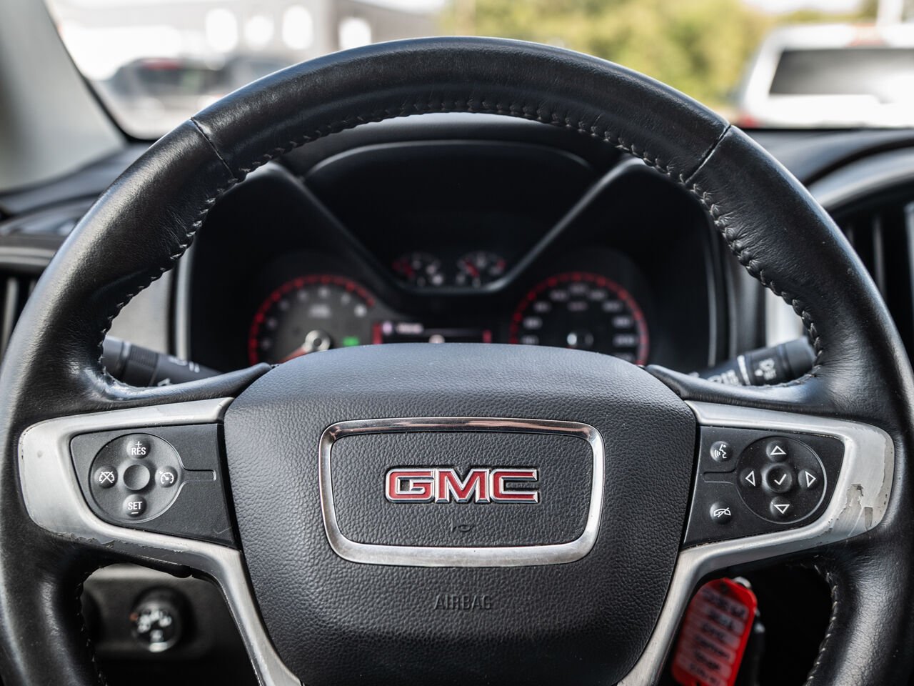 GMC Canyon 2016 Rouge Sainte-Julienne - photo #13