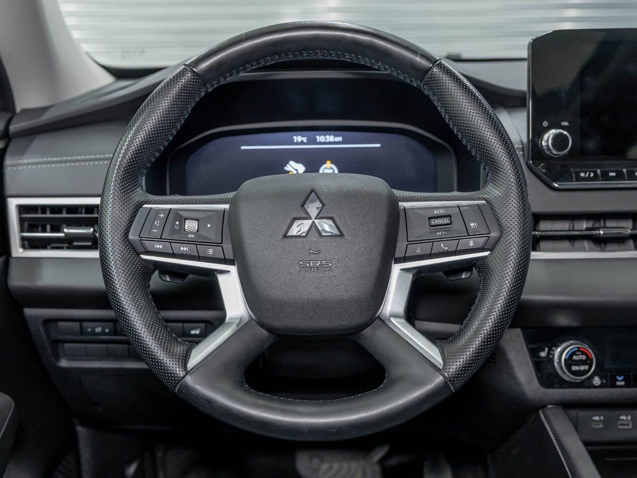 2024 Mitsubishi Outlander Plug-In Hybrid SEL AWD *TOIT* NAV CAM 360 SIÈGES CHAUFF REG ADAPT Silver Saint-Jérôme - photo #13