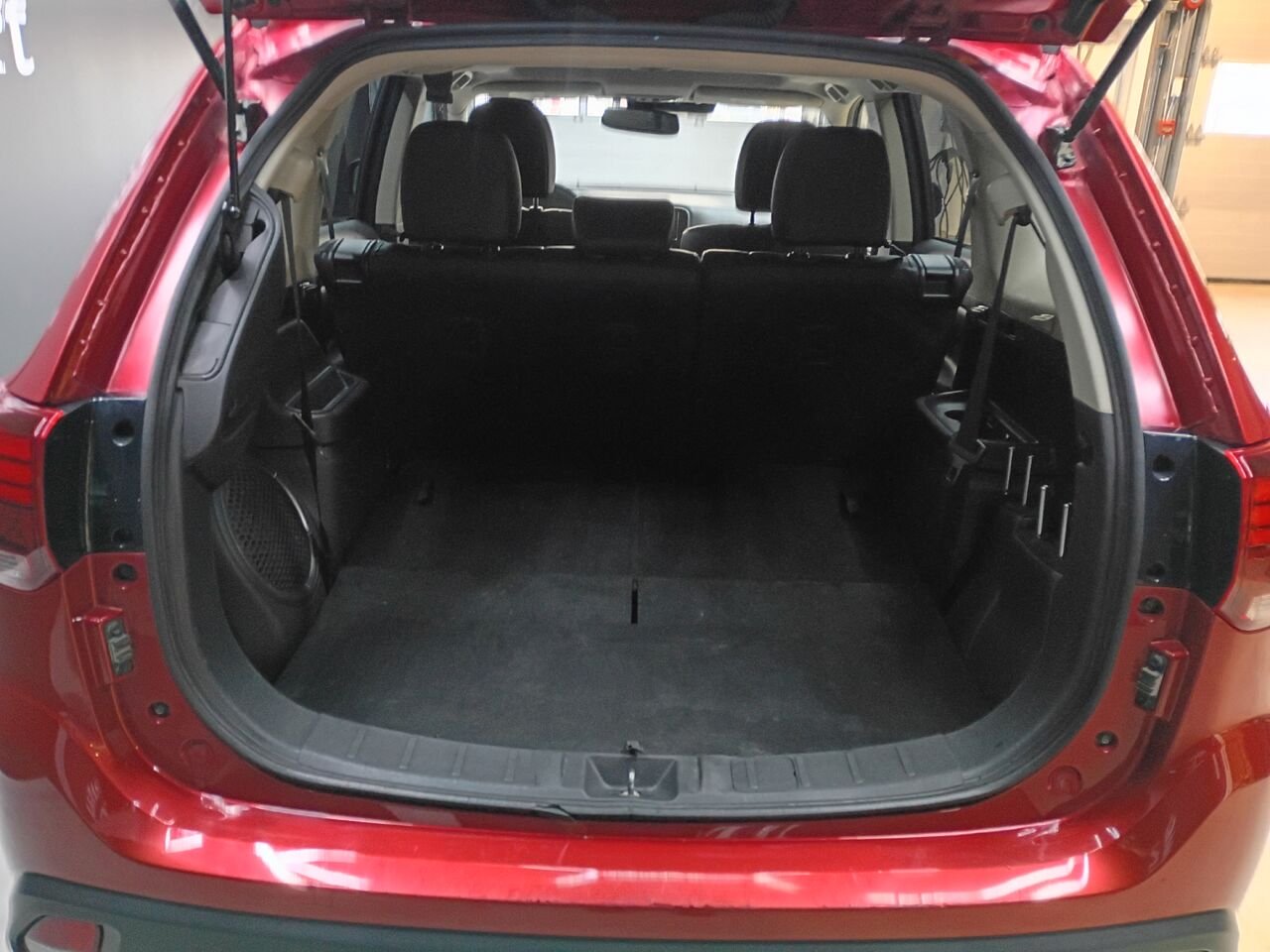 2019 Mitsubishi Outlander Red Blainville - photo #16