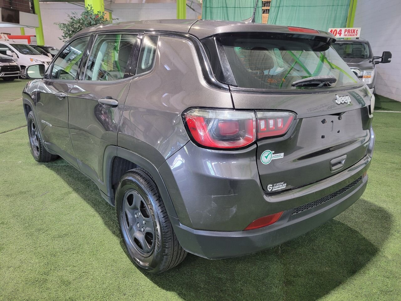 2020 Jeep Compass Black  - photo #3