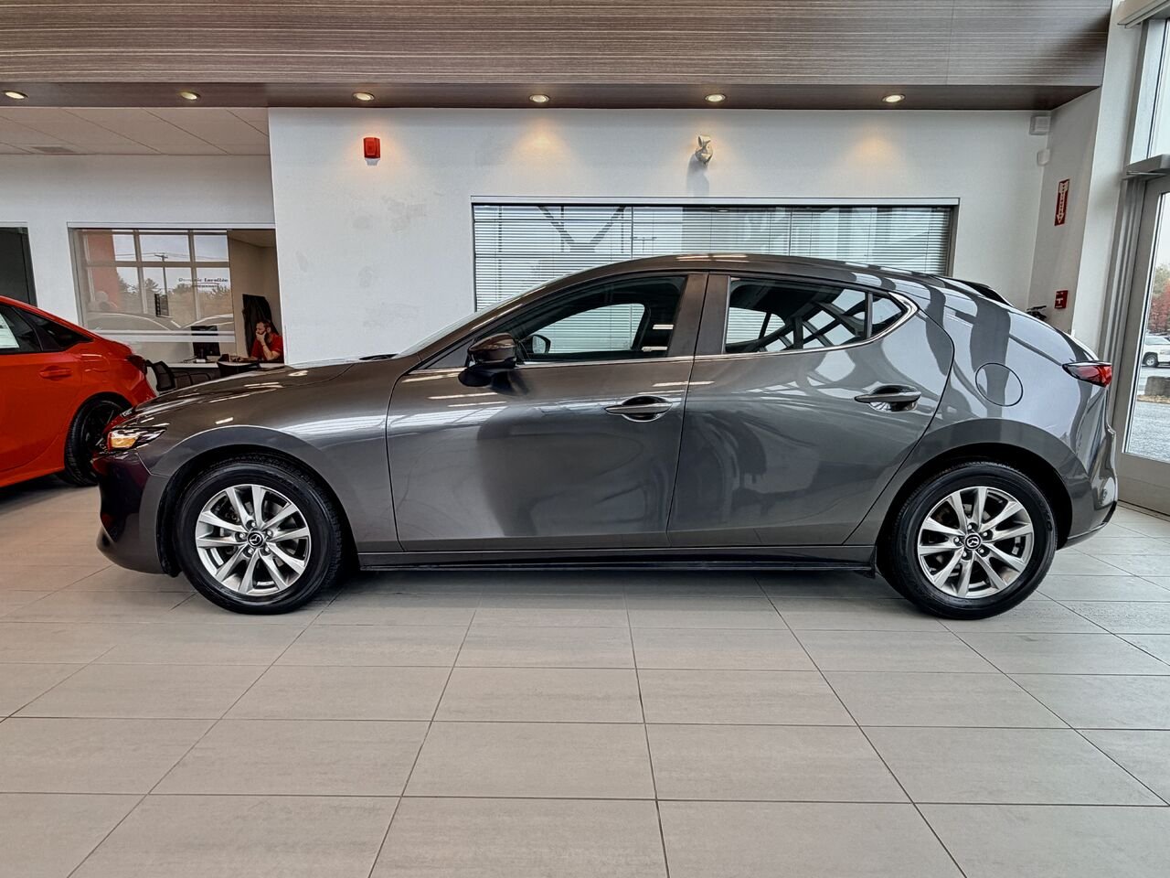 Mazda Mazda3 Sport 2024 Gris Notre-Dame-des-Prairies - photo #7