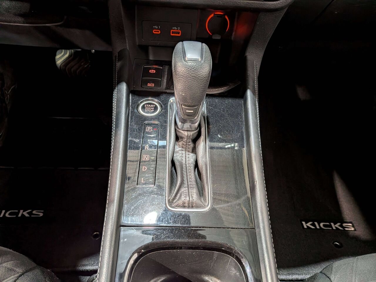 Nissan Kicks SV FWD 2023 Gris Val-David - photo #25