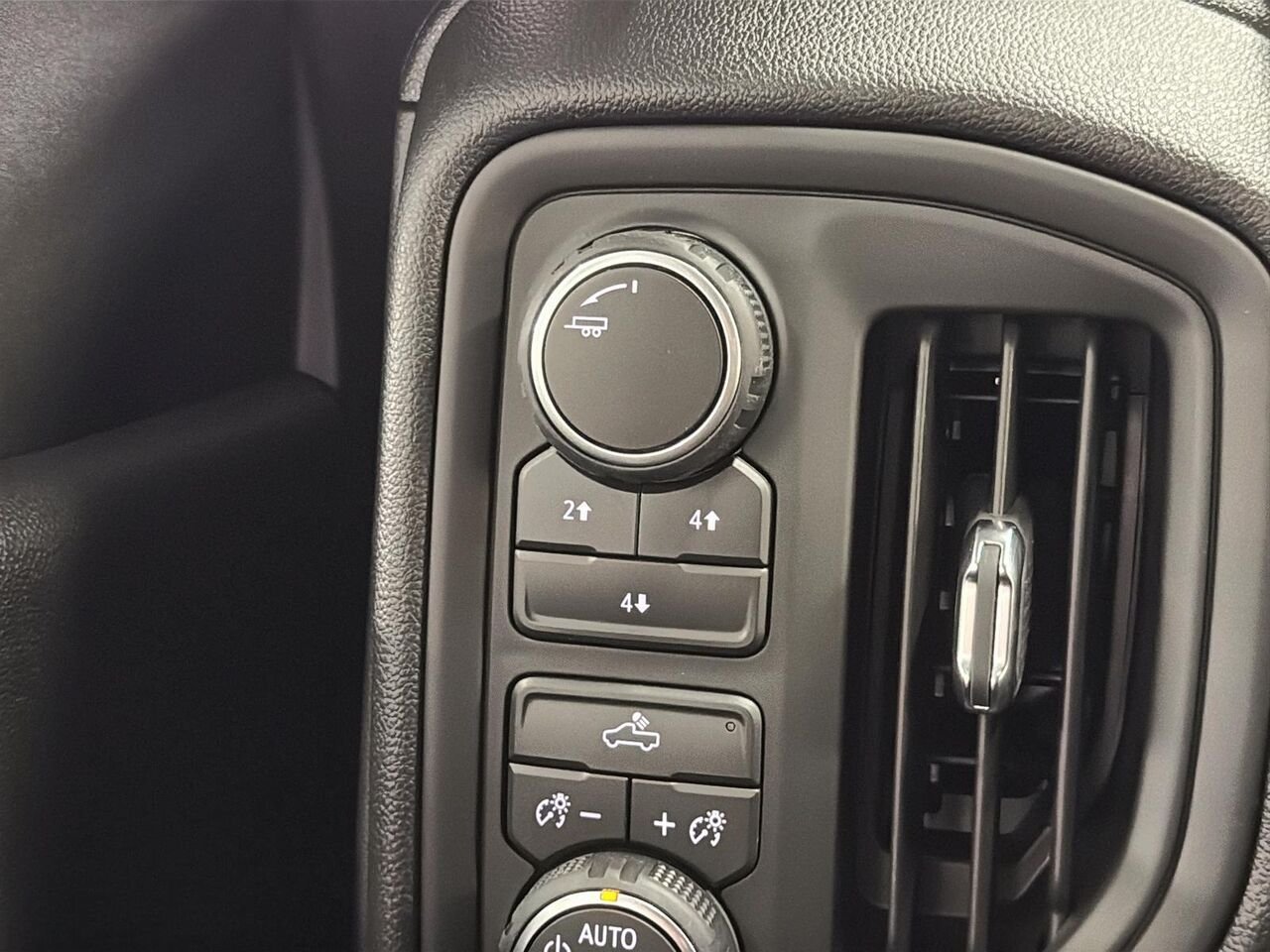 Chevrolet Silverado 2500HD WT cabine multiplace 4RM 172 po 2026 BLANC SOMMET Saint-Hyacinthe - photo #14