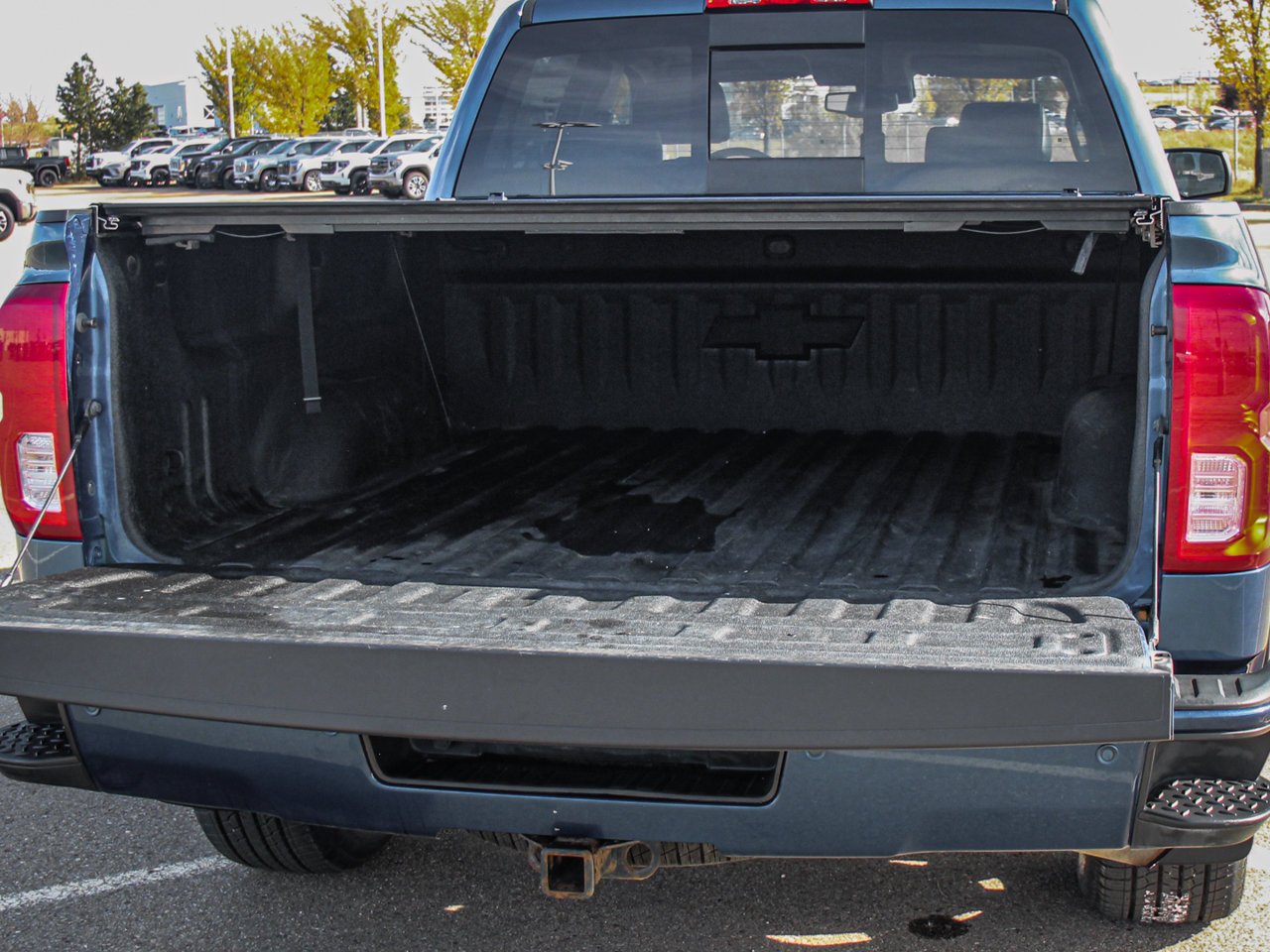 2018 Chevrolet Silverado 1500 4WD Crew Cab 143.5 LTZ w/2LZ Blue Sherwood Park - photo #7