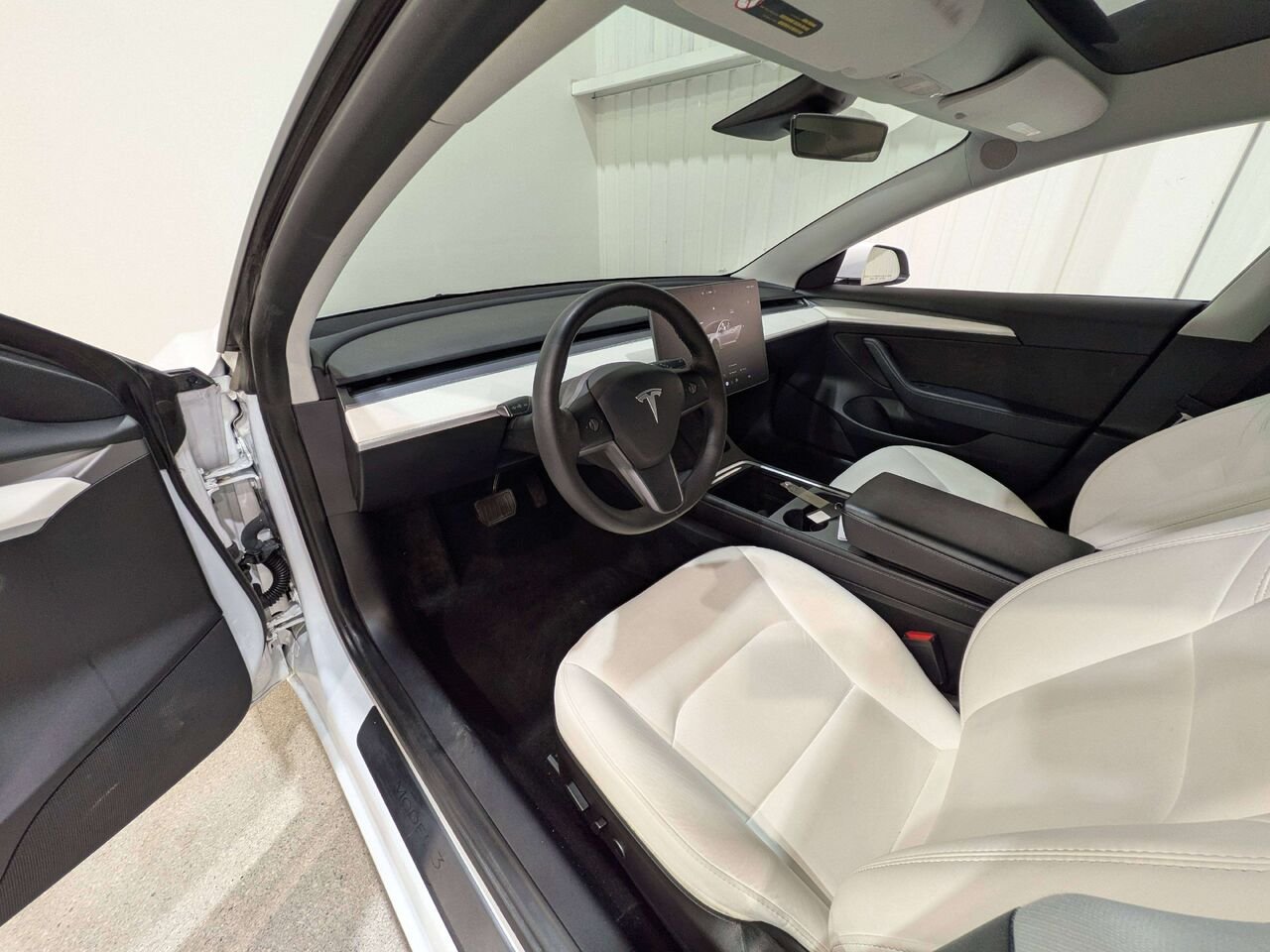 2022 Tesla Model 3 Standard Range RWD *Ltd Avail* White Val-David - photo #10