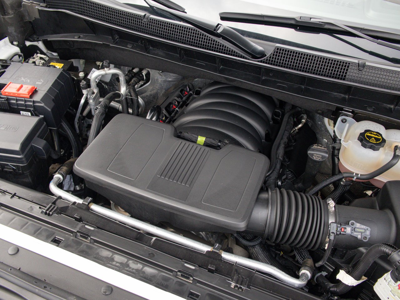 2025 Chevrolet Silverado 1500 4WD Crew Cab 147 LT White Sherwood Park - photo #14