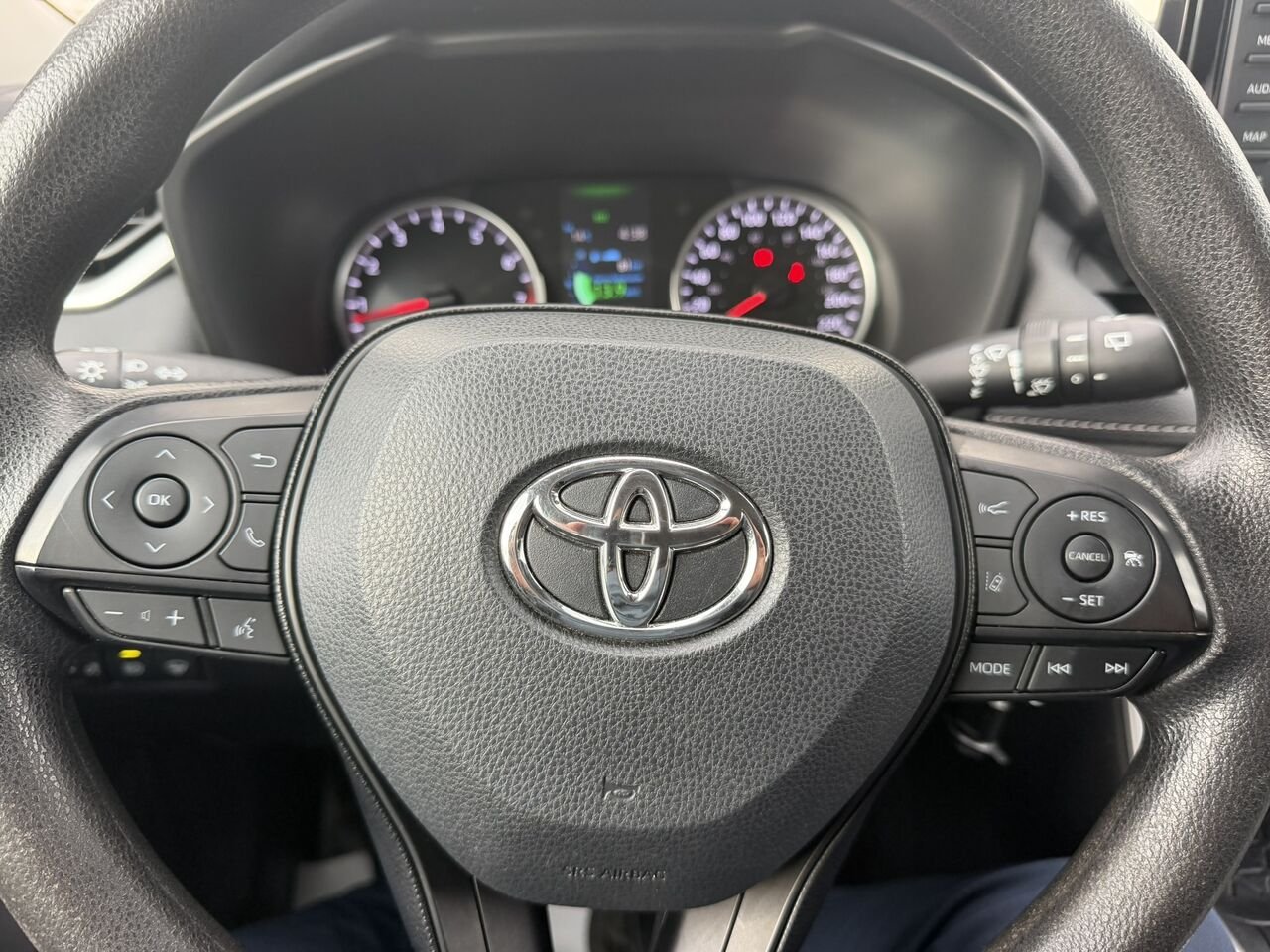 Toyota RAV4 LE 2019 Blanc Laval - photo #22