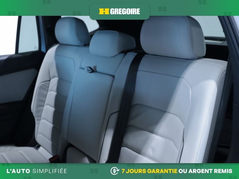 2019 Volkswagen Tiguan Silver Blainville - photo #23