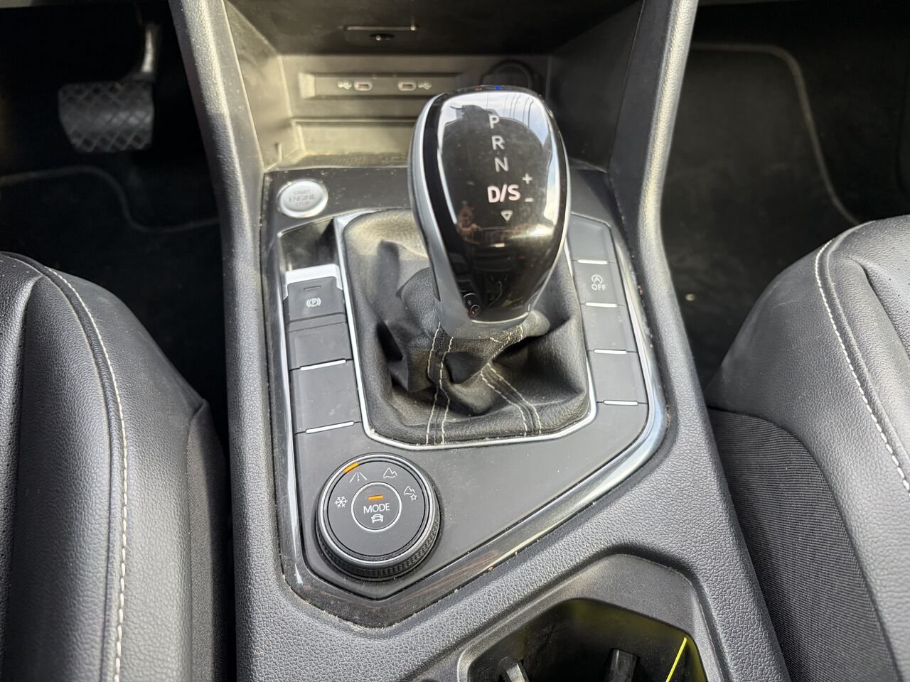 VOLKSWAGEN TIGUAN SE/WOLFSBURG Comfortline 4MOTION 2024 Gris Montmagny - photo #14