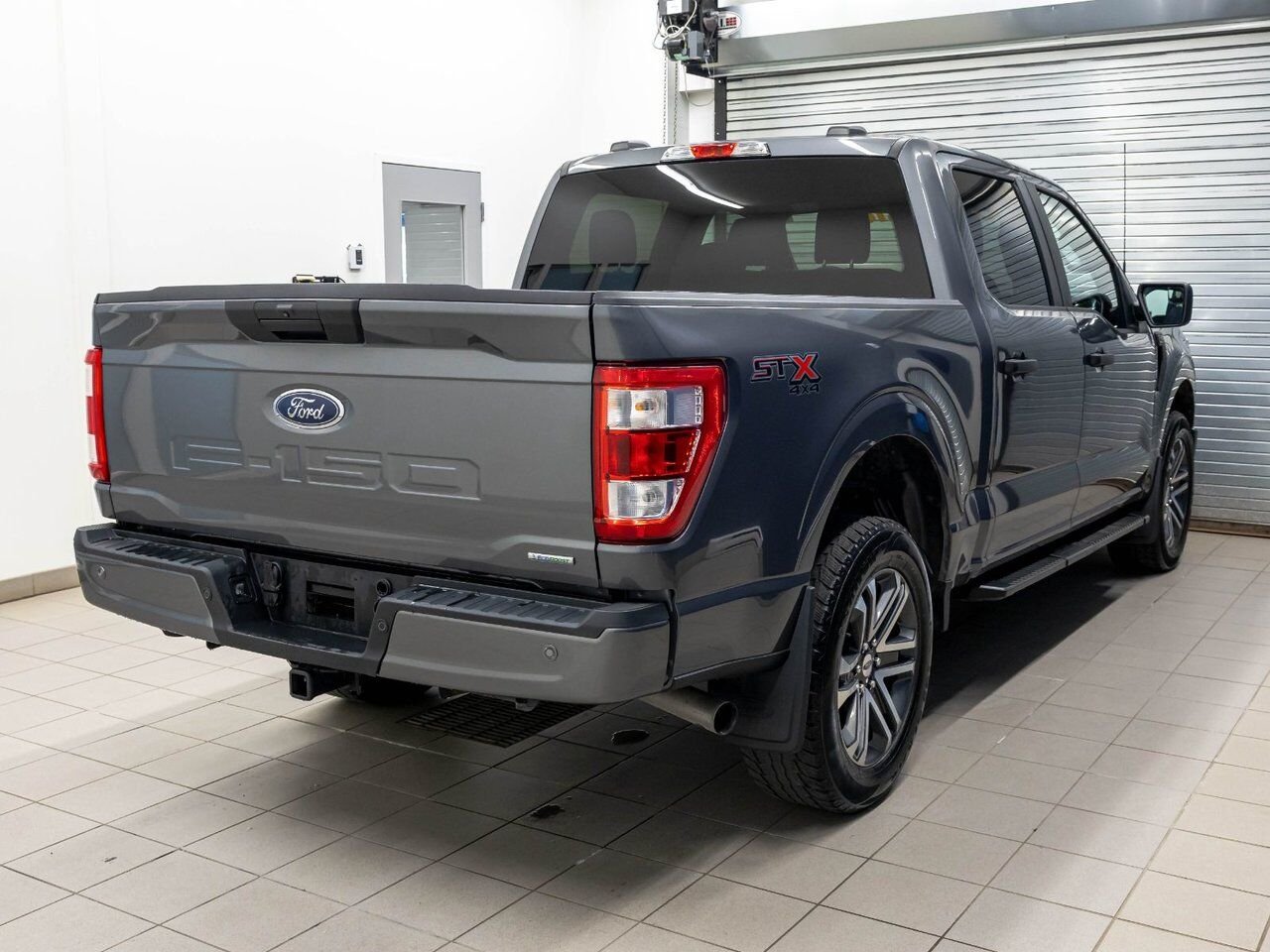 Ford F-150 XL STX CREW 4X4 *NAV* GR REMORQ CARPLAY 2023 Gris Saint-Jérôme - photo #8