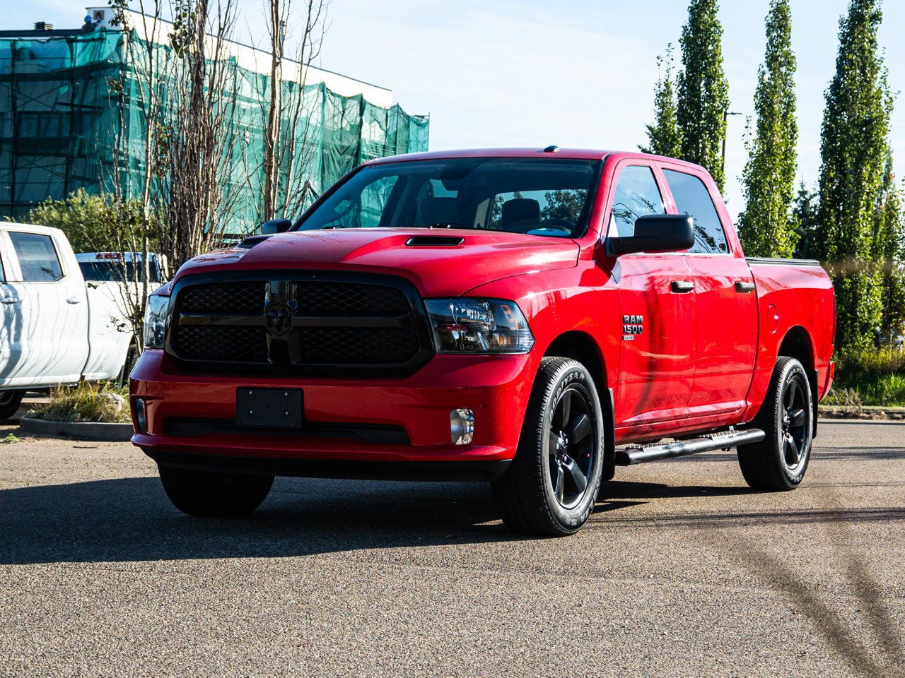 2022 Ram 1500 Classic Express 4x4 Crew Cab 5'7 Box Red Sherwood Park - photo #3