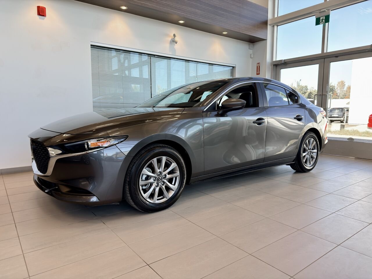 2025 Mazda Mazda3 Grey Notre-Dame-des-Prairies - photo #3