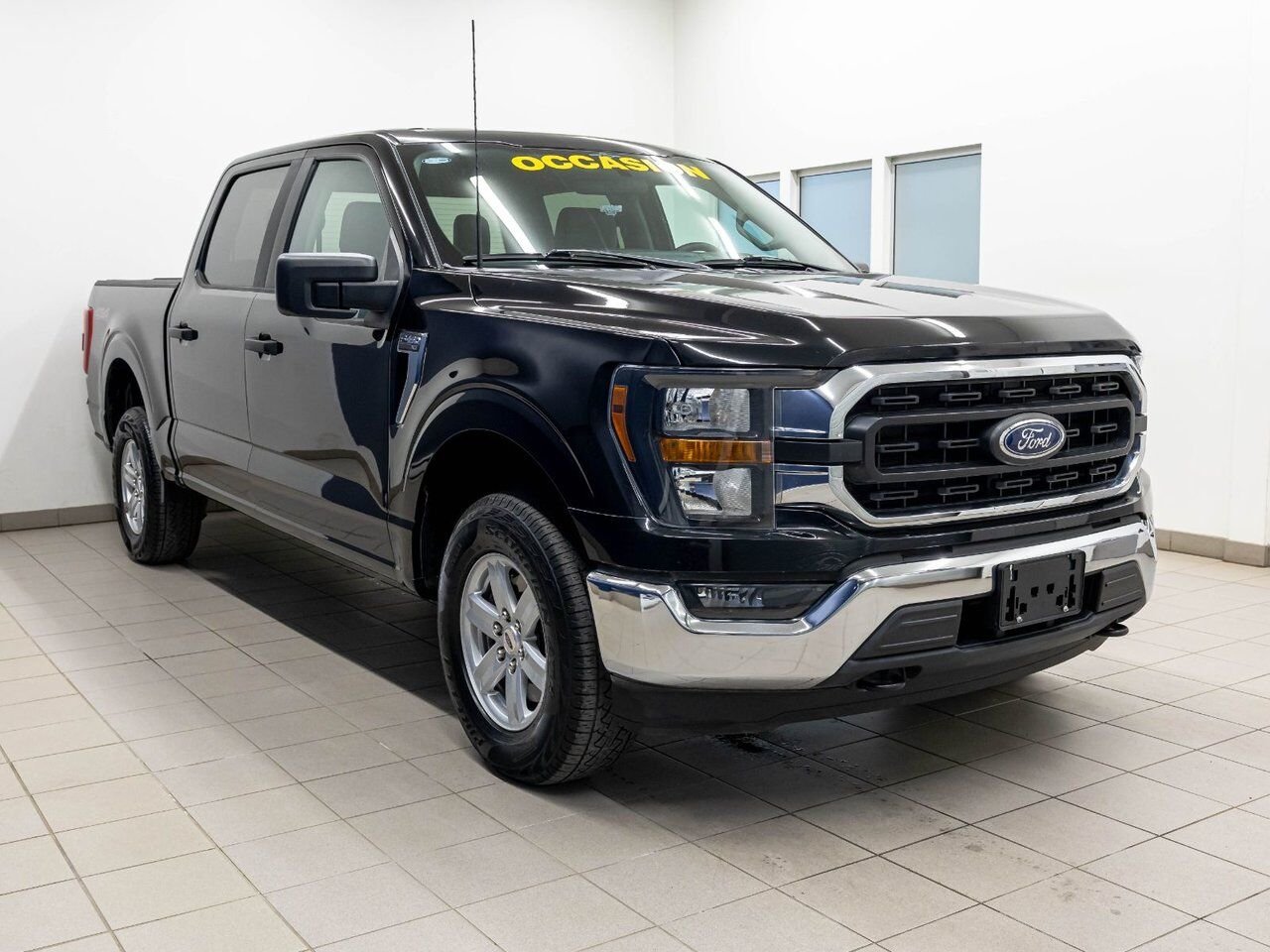 Ford F-150 XLT CREW 4X4 ECOBOOST *NAV* CARPLAY HITCH IV USB 2023 Noir Saint-Jérôme - photo #9