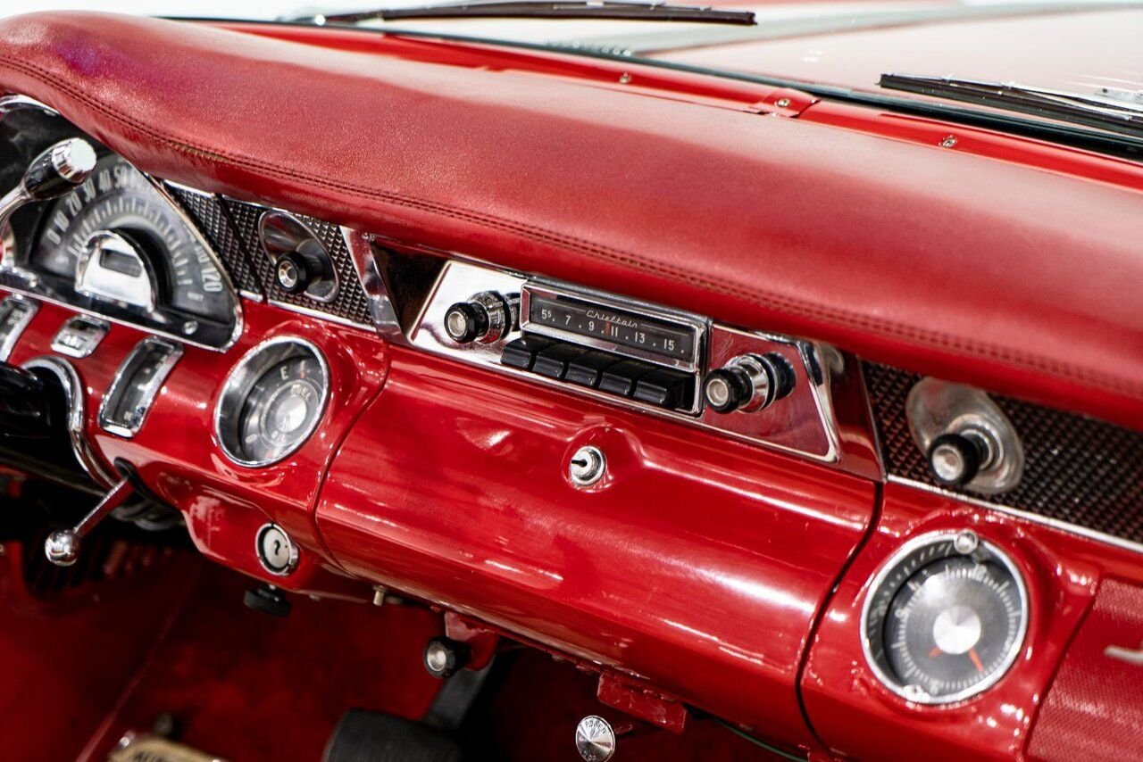 Pontiac Starchief **PRIX EN USD** Beautifully presented from former restoration 1955 Blanc Montréal - photo #60