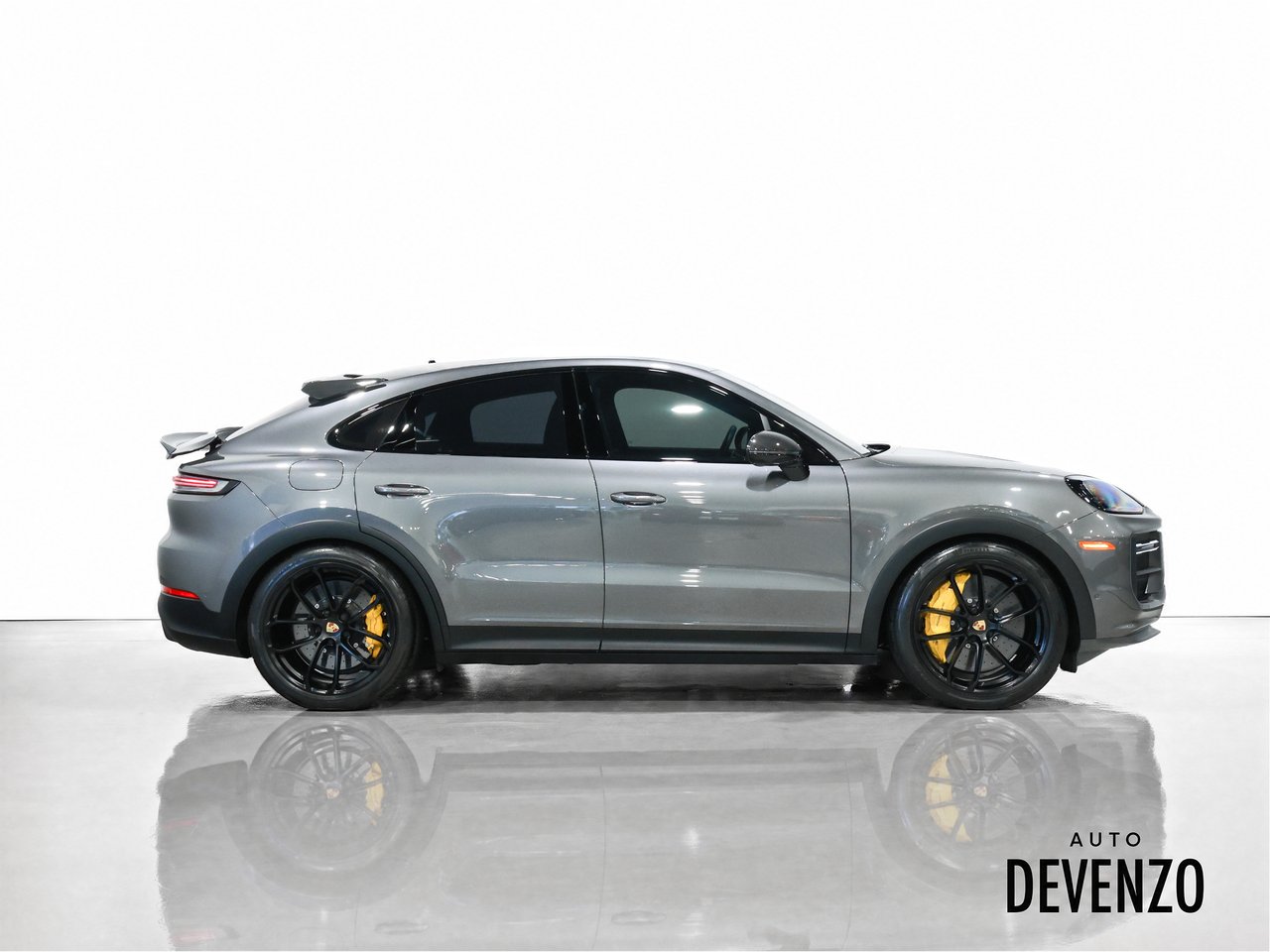 Porsche Cayenne 2024 Gris Saint-Eustache - photo #1