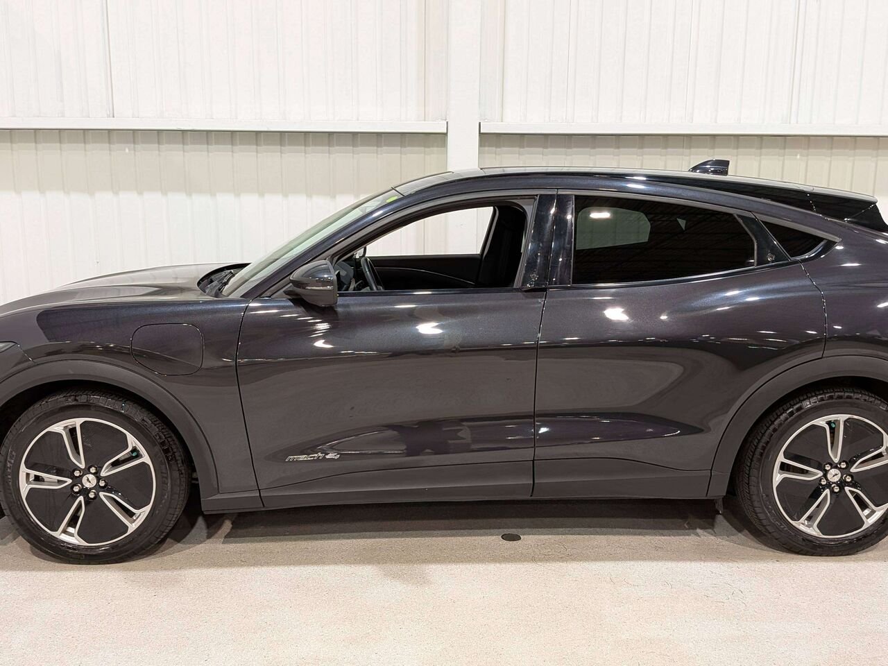 2022 Ford Mustang Mach-E Select AWD Black Val-David - photo #4