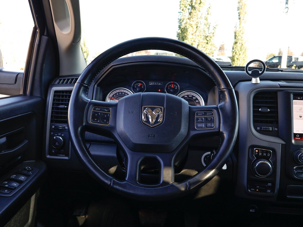 2022 Ram 1500 Classic Express 4x4 Quad Cab 6'4 Box White Sherwood Park - photo #26