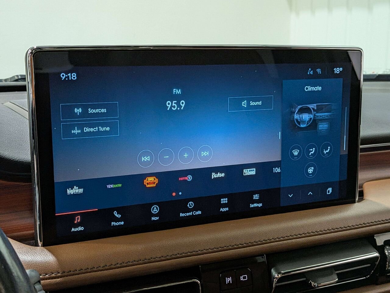 2022 Lincoln Nautilus Reserve AWD Black Val-David - photo #22