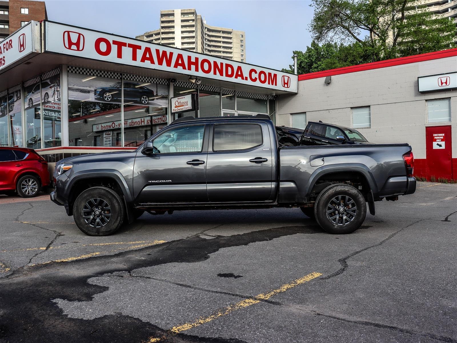 2022 Toyota Tacoma Ottawa & Gatineau - photo #4
