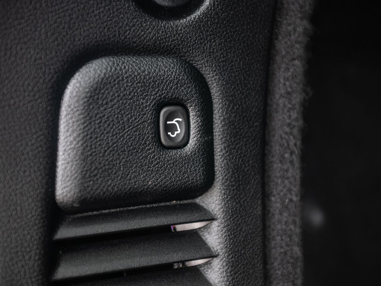 2025 Dodge Durango Black Sainte-Julienne - photo #9