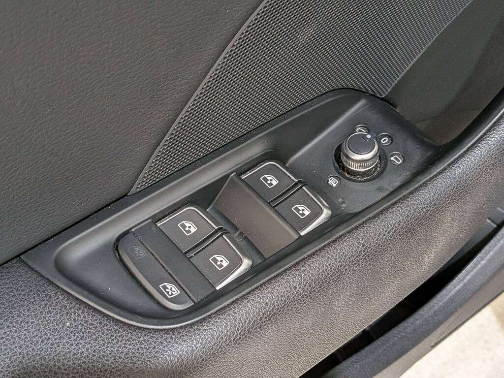 2020 Audi A3 Sedan Progressiv 45 TFSI quattro Black Val-David - photo #32