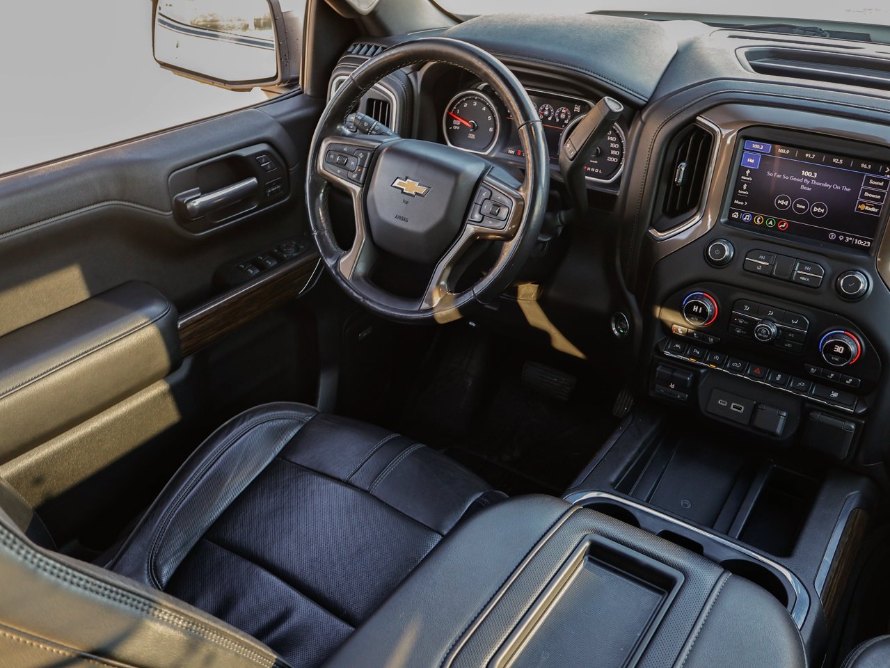 2020 Chevrolet Silverado 1500 4WD Crew Cab 147 High Country White Sherwood Park - photo #29