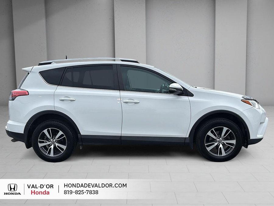 2016 Toyota RAV4 2016 White