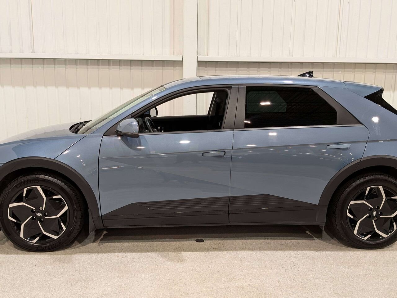 2024 Hyundai IONIQ 5 Preferred RWD Long Range Blue Val-David - photo #4