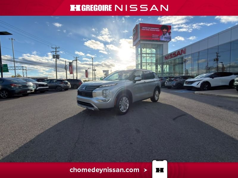 Mitsubishi Outlander LE * AWD * Mag * Caméra * Hybrid * Carplay 2024 Blanc