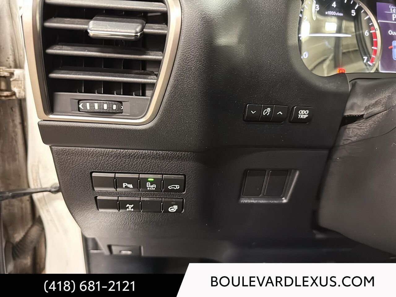 2015 Lexus NX White Quebec - photo #12