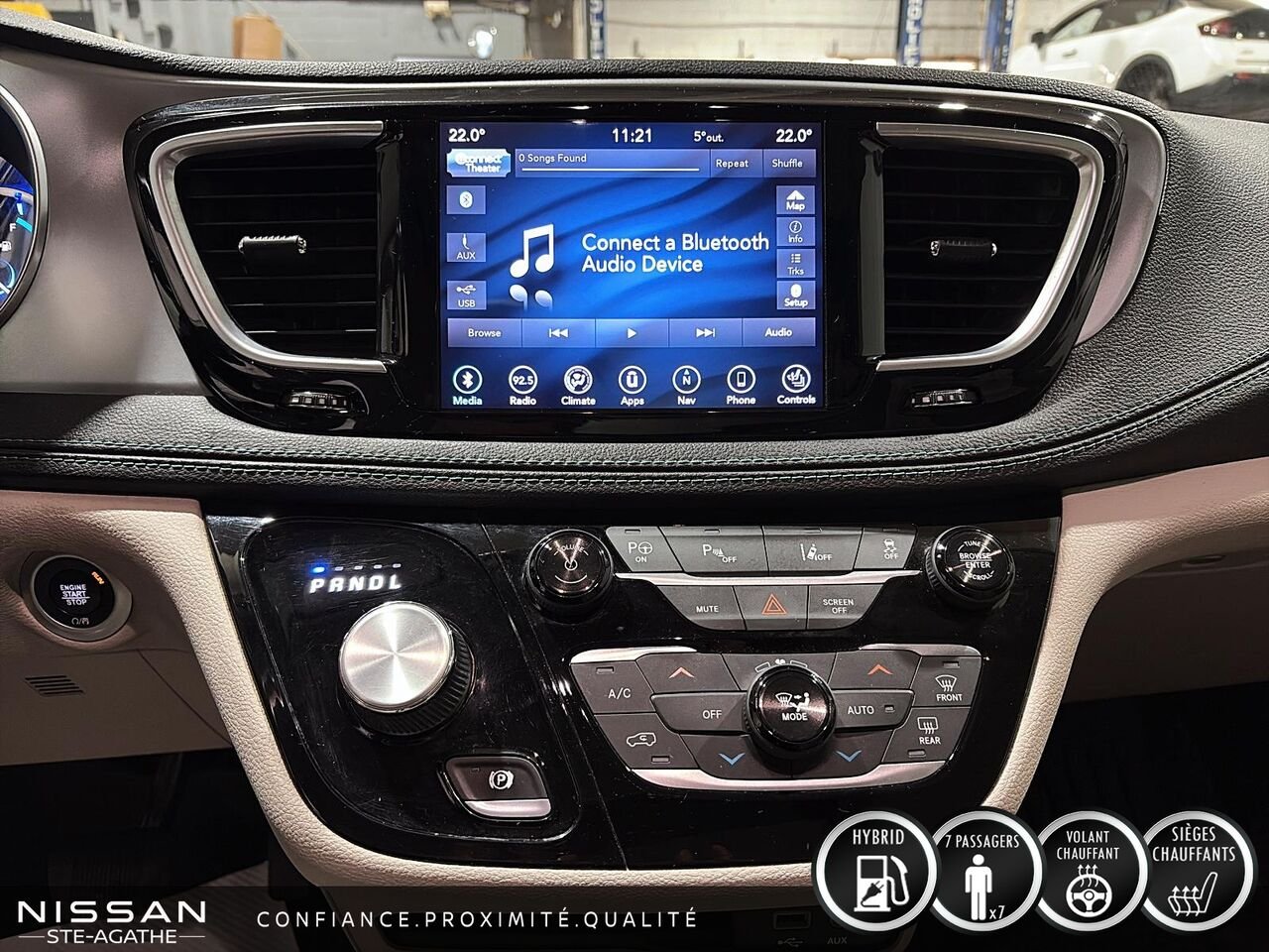 Chrysler Pacifica Hybrid 2018 Gris Ste-Agathe des Monts - photo #20