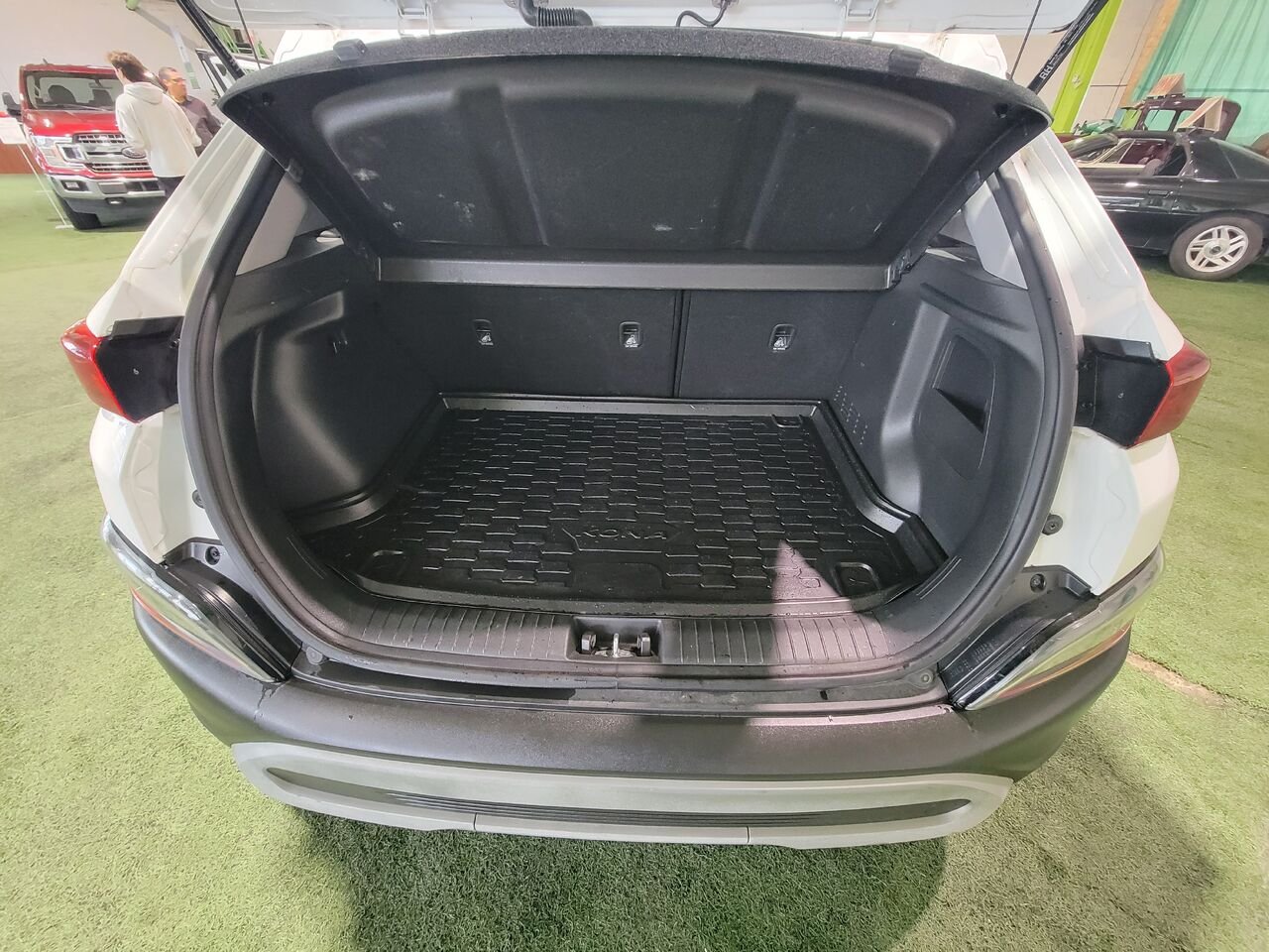 2022 Hyundai Kona White  - photo #12