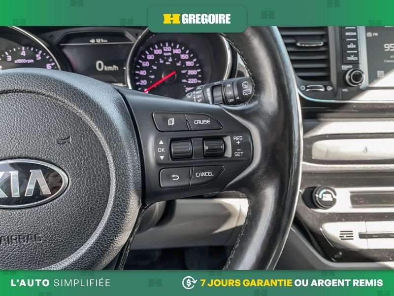 2019 Kia Sedona White Blainville - photo #16
