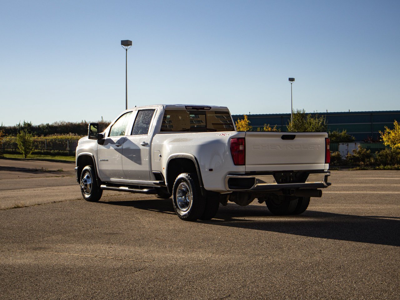 2024 Chevrolet Silverado 3500HD 4WD Crew Cab 159 LT White Sherwood Park - photo #10