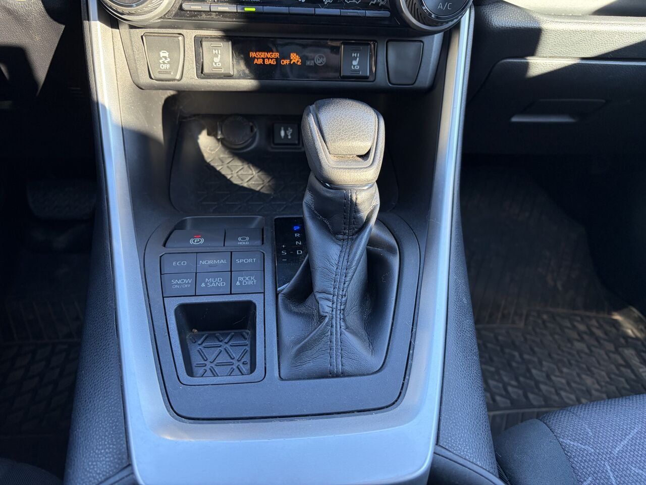 TOYOTA RAV4 XLE/XLE PREMIUM XLE TI 2019 Bleu Montmagny - photo #14