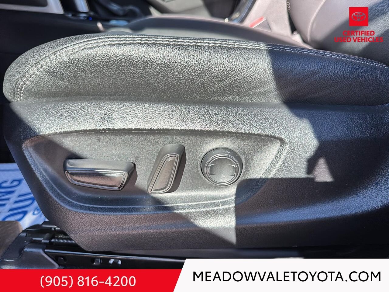 2024 Toyota Corolla Cross One owner, Clean Car Fax, Low Km's Silver Mississauga - photo #9