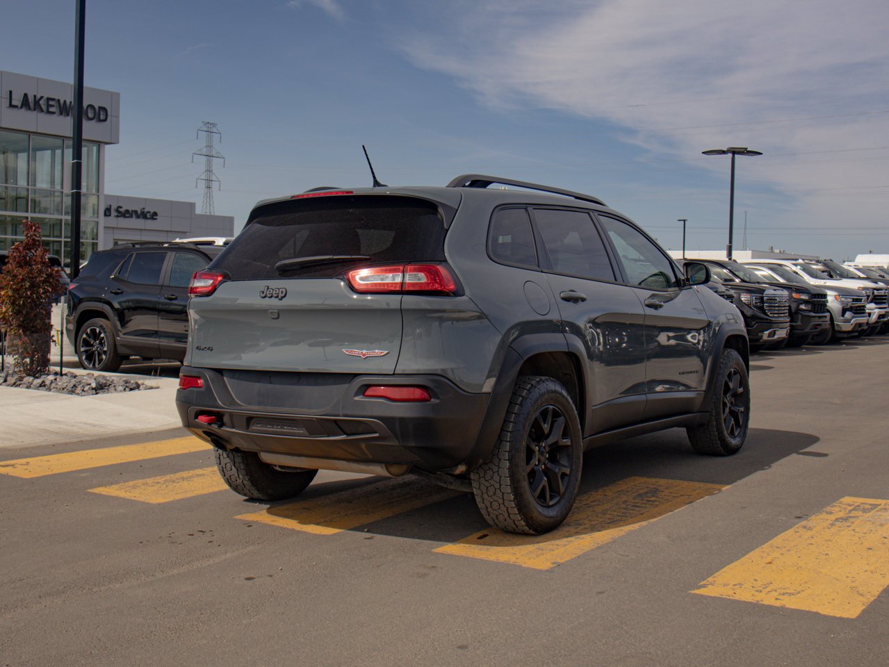 2015 Jeep Cherokee 4WD 4dr Trailhawk gray Sherwood Park - photo #9