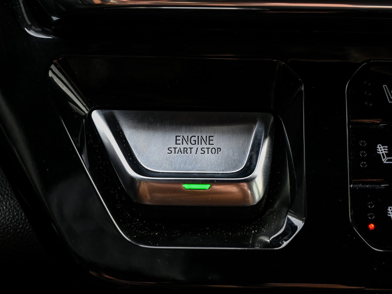 2023 GMC Sierra 1500 4WD Crew Cab 147 Denali Black Sherwood Park - photo #25