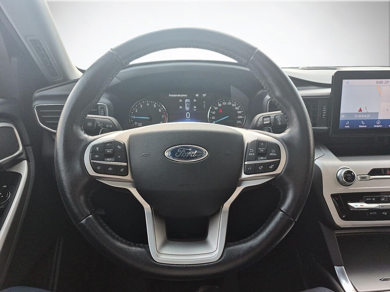 2020 Ford Explorer Black Saint-Jérôme - photo #10
