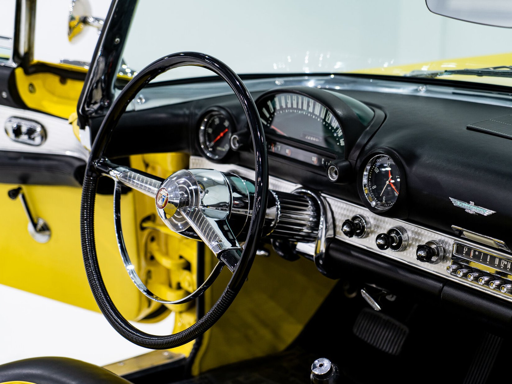 Ford Thunderbird **PRICE IN USD** Fully restored 1955 Montréal - photo #12