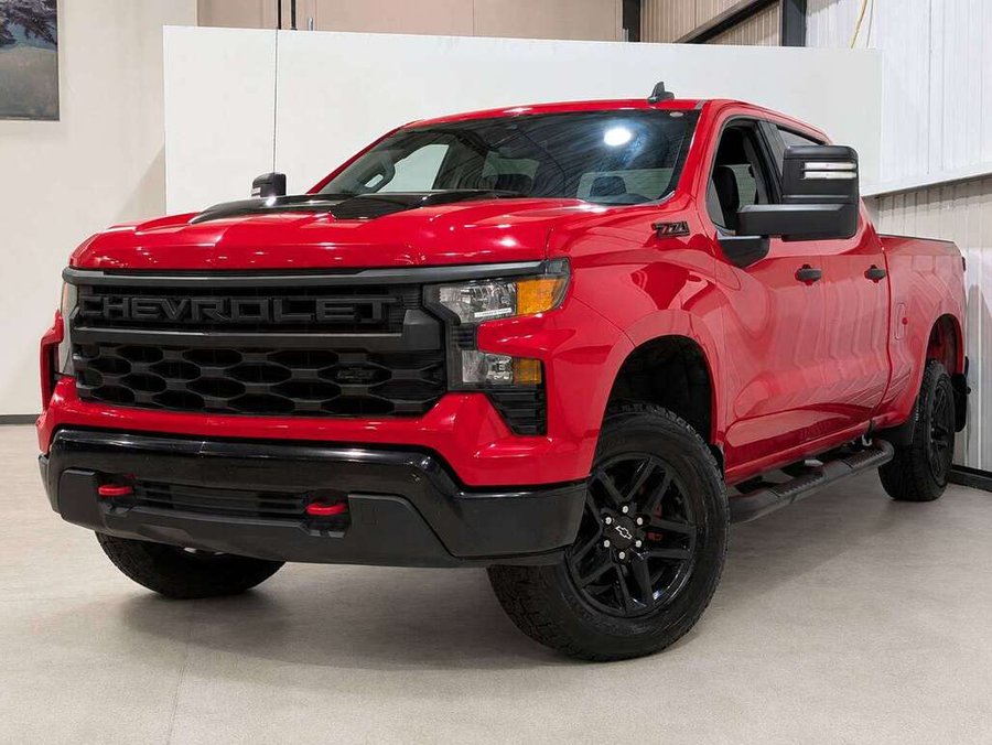 Chevrolet Silverado 1500 4WD Crew Cab 157" Custom Trail Boss 2023 Rouge