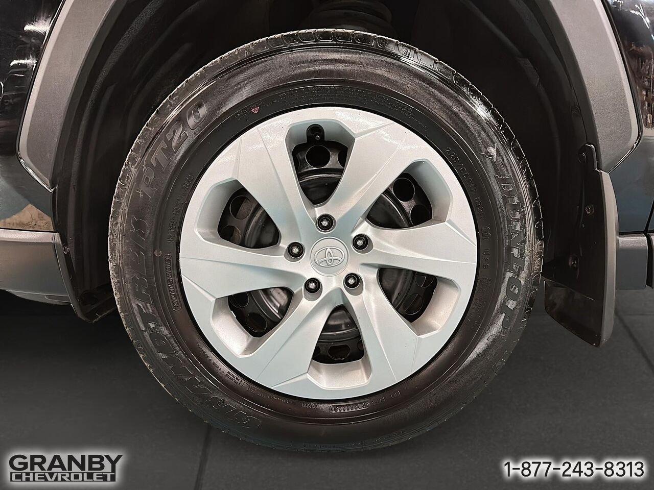 Toyota RAV4 LE TI | 25-0252A 2022 Beige Granby - photo #9