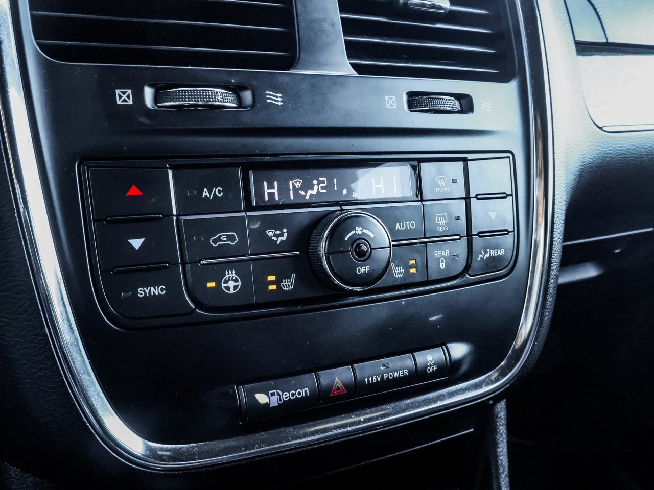2020 Dodge Grand Caravan Premium Plus 2WD Black Sherwood Park - photo #27